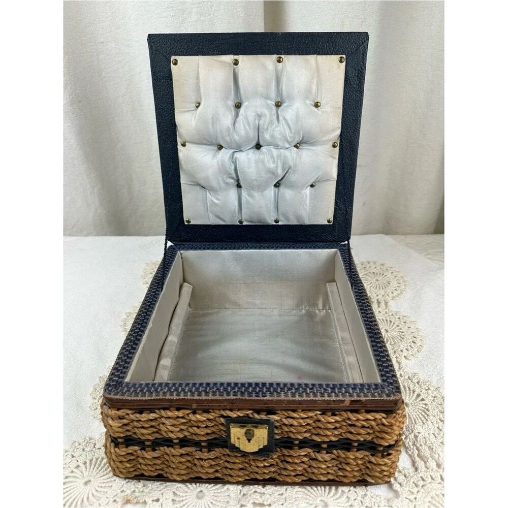 Unbranded charming vintage